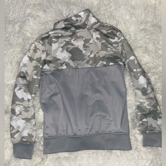 Nike Kids Camo Gray and Green Matching Set - Picture 8 of 8